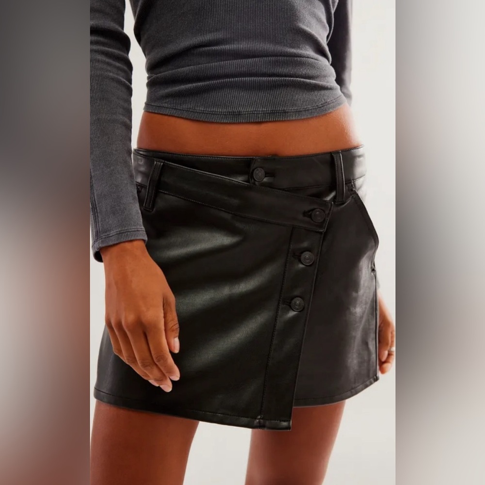 NWOT- We The Free- Wynne Vegan Skirt - Size 27